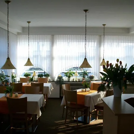 Bed & Breakfast Ems-hotel 2*